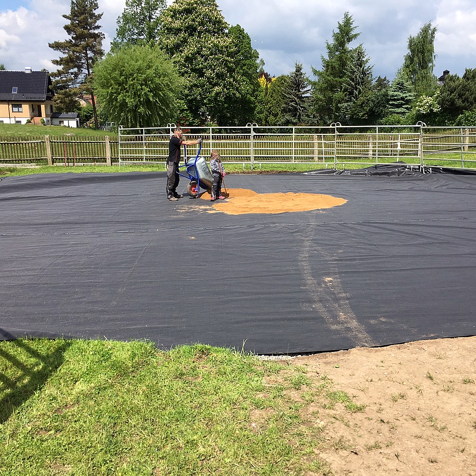 Reitplatzgewebe PP42 ★ Geotextil auf Maß